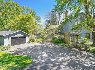 6271 Cascade Rd SE, Grand Rapids, MI 49546