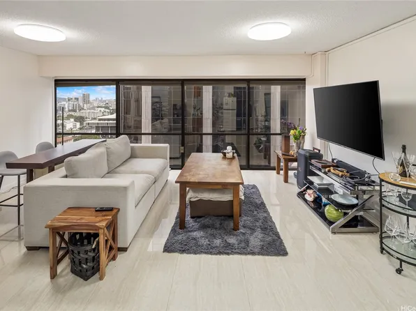 1088 Bishop St APT 2210, Honolulu, HI 96813