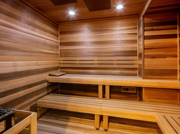 515 West 36th Street image 19 of 22