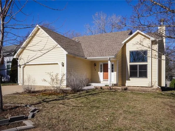 1112 Grove St, Baldwin City, KS 66006