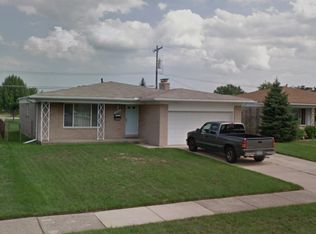 33756 Colfax Dr, Sterling Heights, MI 48310