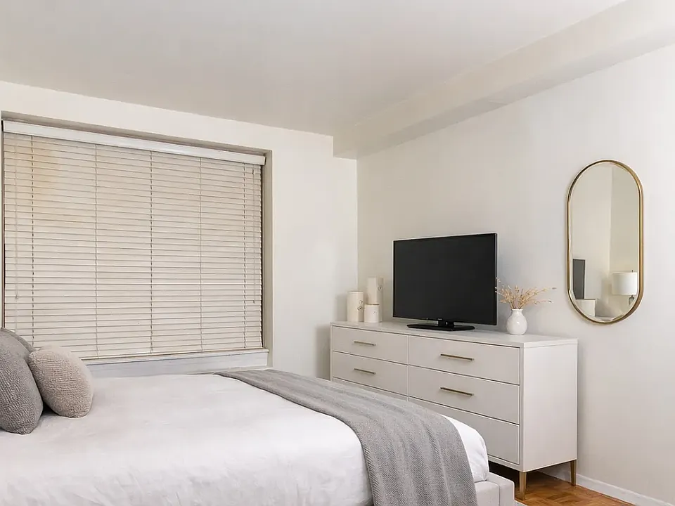 100 Central Park S #6G