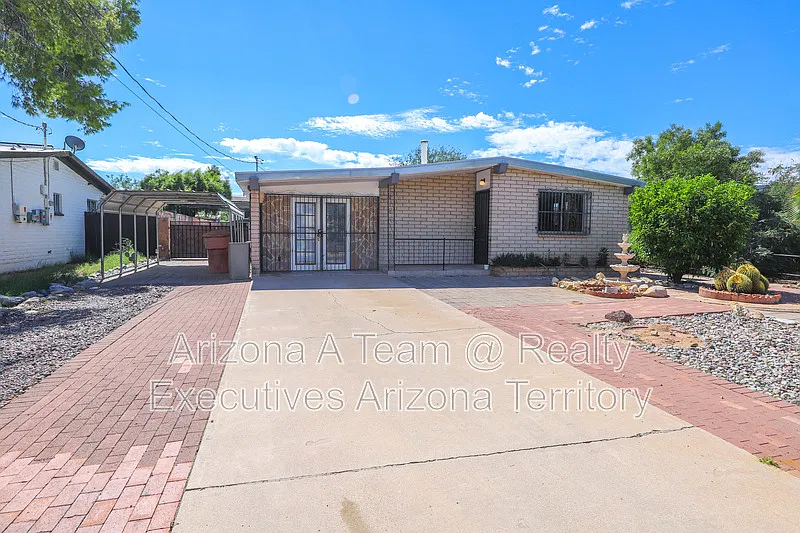 4 bed, 2.0 bath, 1447 sqft, $1,750 — Photo 1
