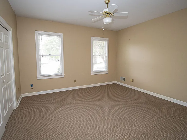 2220 Montclair Dr — Photo 29