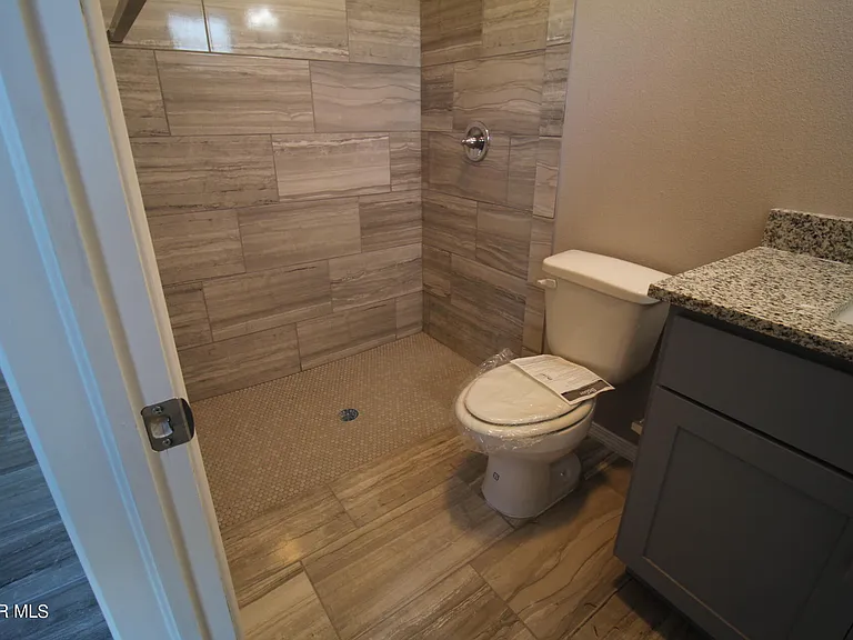 517 Val Verde St #B — Photo 43