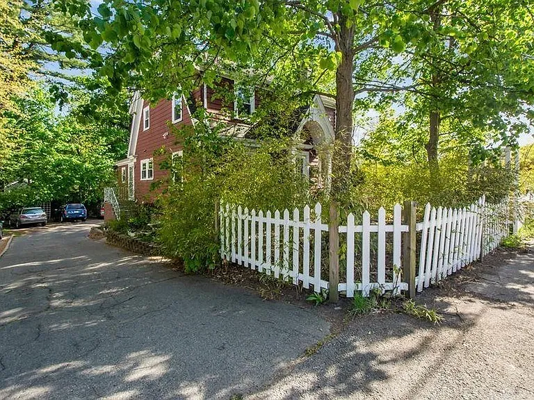 676 Worcester St #1BLUEROOM — Photo 9