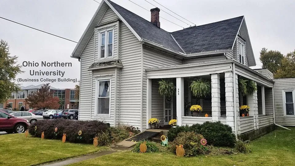 305 S Main St