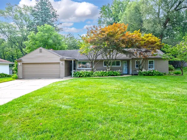 2329 Rutherford Rd, Bloomfield Hills, MI 48302