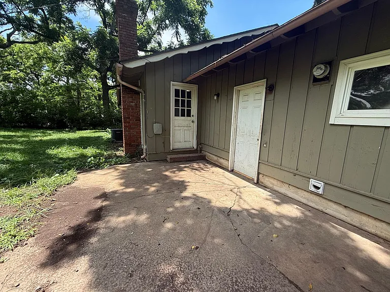 844 W Valley Ct — Photo 13