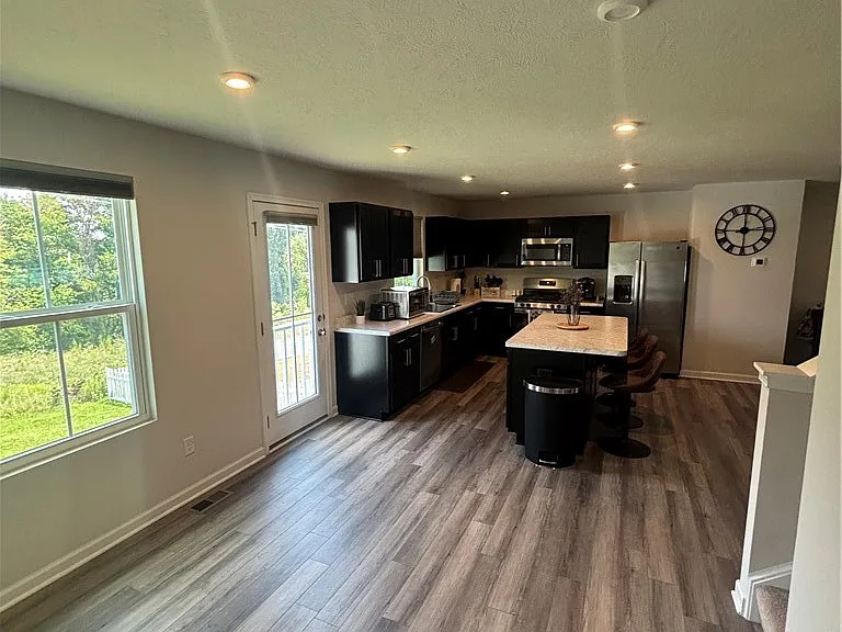 313 Ruth Ct — Photo 4