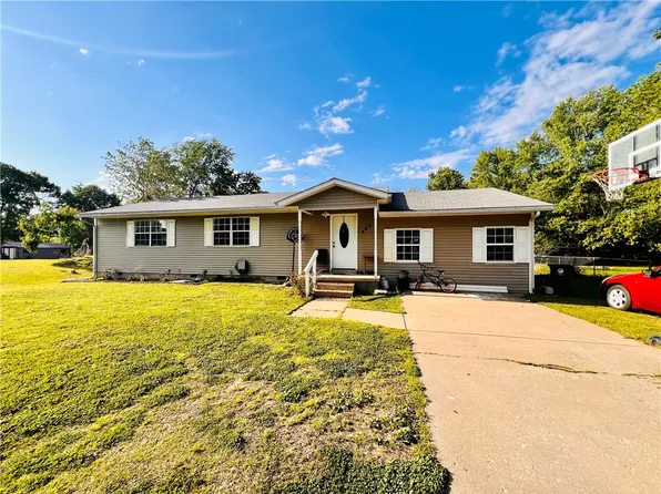 402 Parker St, Green Forest, AR 72638