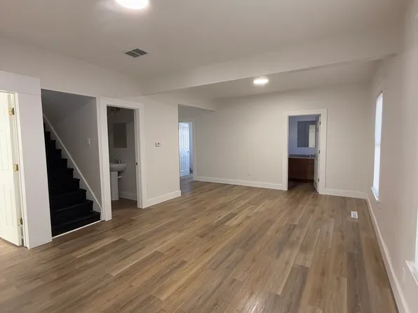 1023 S 25th St, South Bend, IN 46615