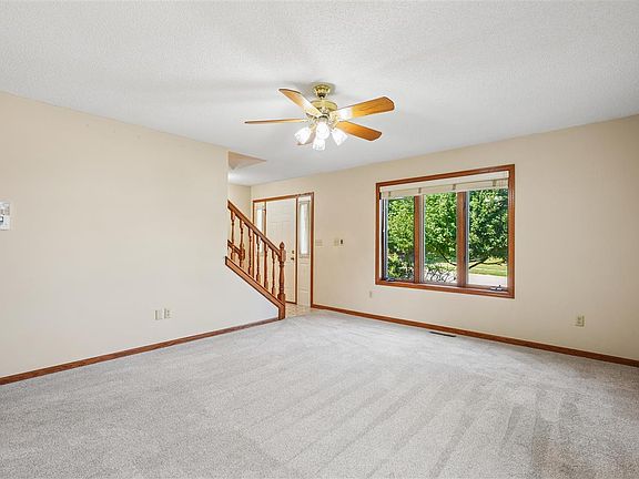 5th image of 1129 Hampton Ct