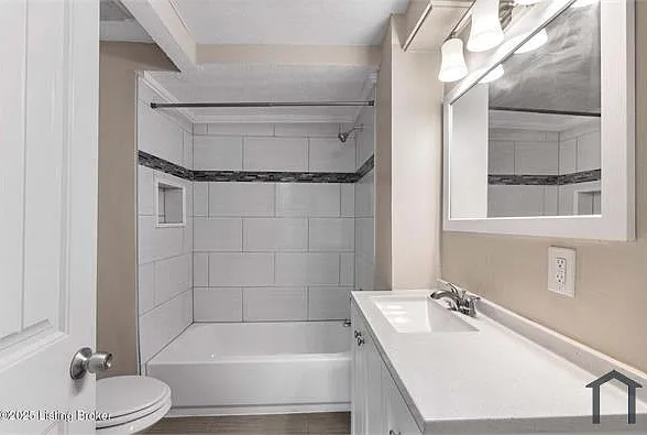 408 Dr W J Hodge St #J — Photo 18