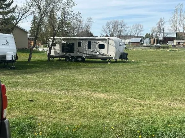 593 3rd Ave E, Cardston, AB T0K 0K0