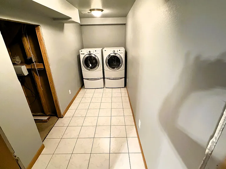 714 46th Avenue Pl — Photo 2