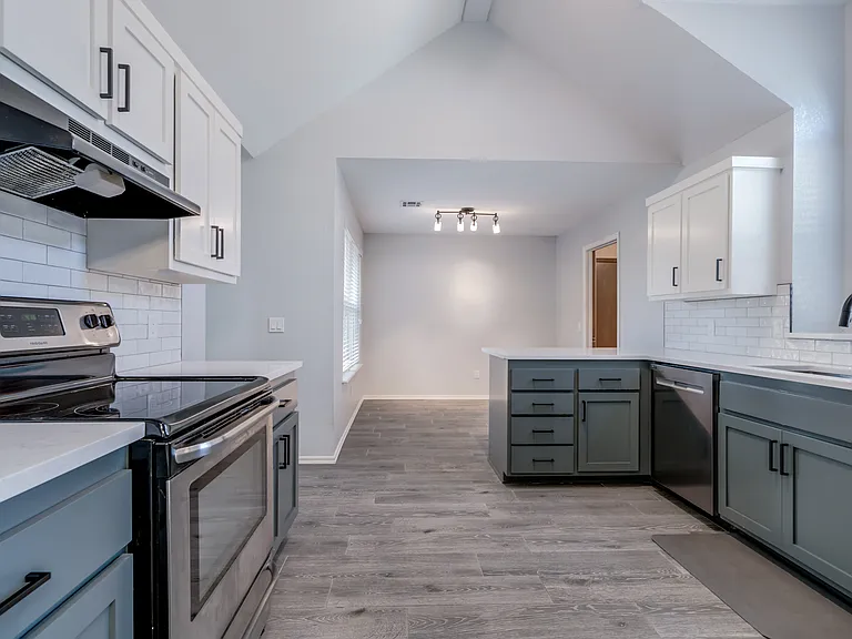 1908 Joseph Dr — Photo 39