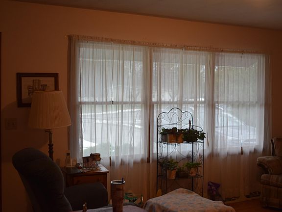 3rd image of 909 Merryview Dr
