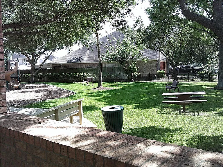 13427 Garden Grv #ST750 — Photo 4