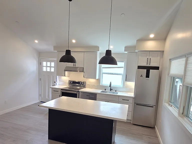 1728 Almond Ave #B — Photo 3