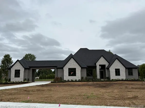66930 Dorothy Trl, Washington, MI 48095