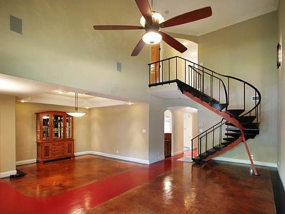 4th image of 121 Brightwood Pl #1