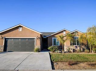 176 W Lilac Ave, Reedley, CA 93654