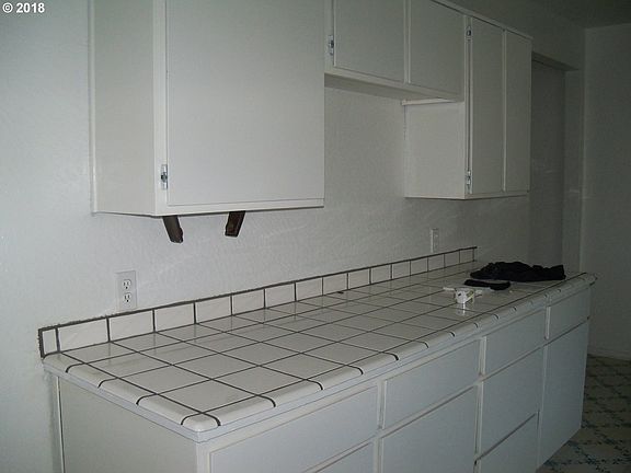 5th image of 1301 Pacific Ave S