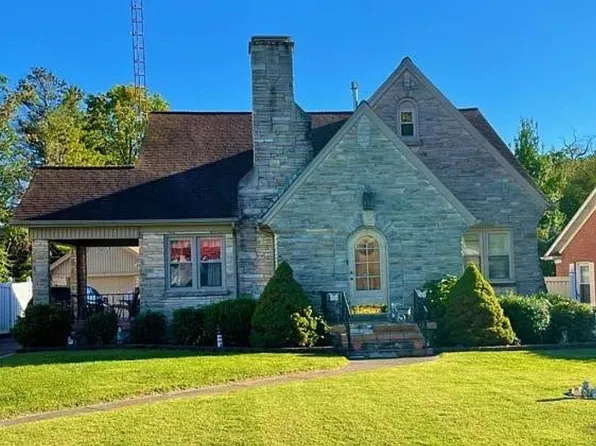 609 Elm St, Carmi, IL 62821