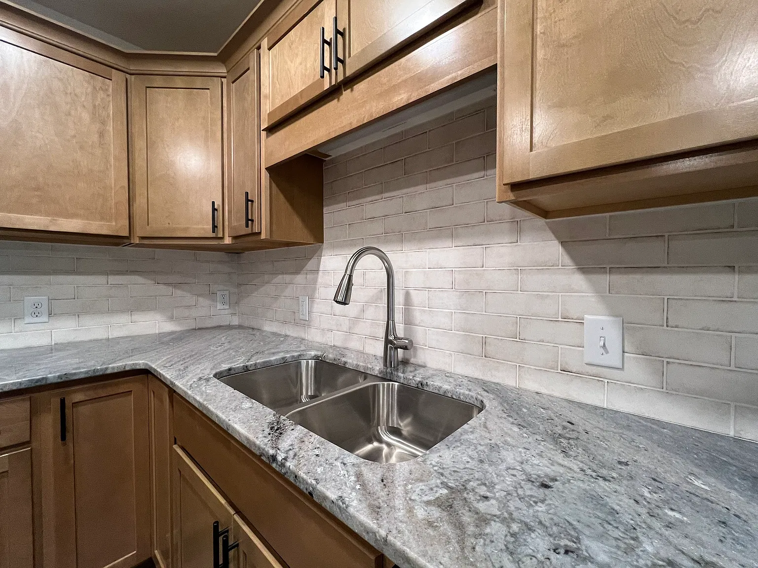 4863 Woodland Park Dr — Photo 2