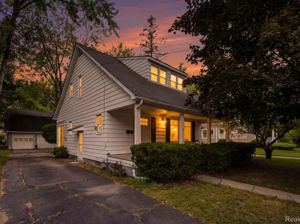69655 Parker St, Richmond, MI 48062
