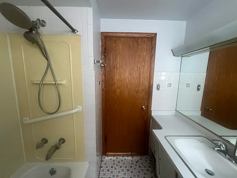 2501 W 45th Pl #2 — Photo 4