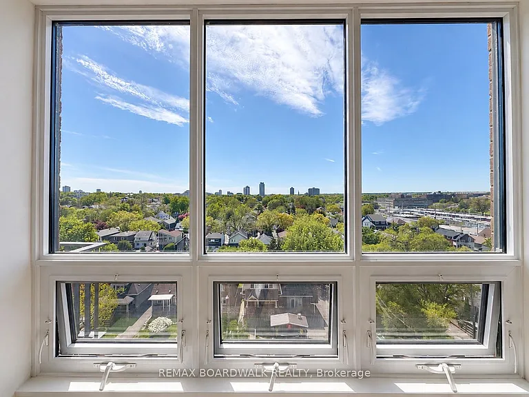 35 Holland Ave #907 — Photo 13