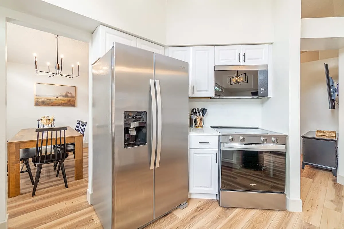 3 bed, 2000 sqft, $6,500 — Photo 3
