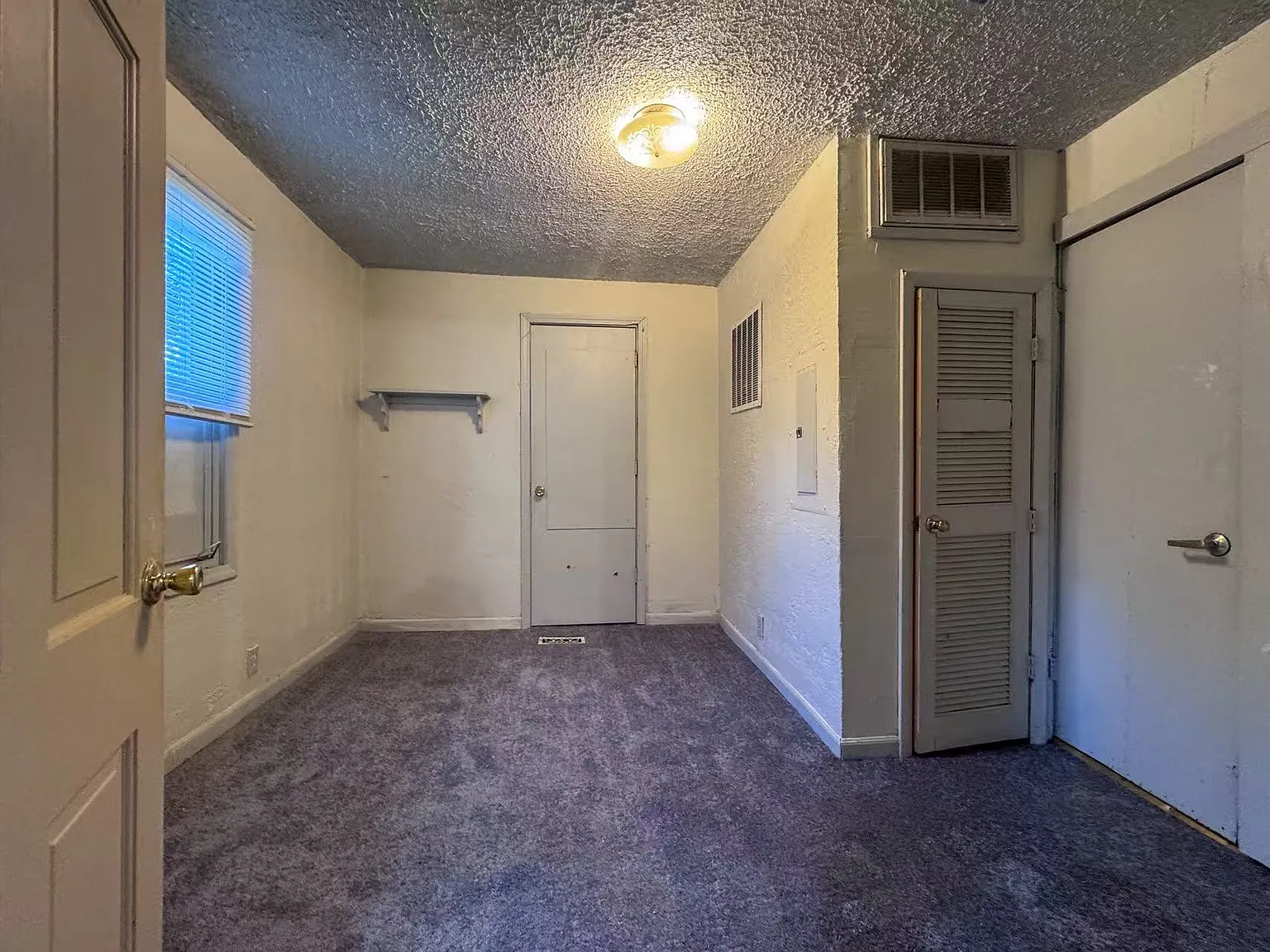 2 bed, 1.5 bath, 784 sqft, $1,150 — Photo 3