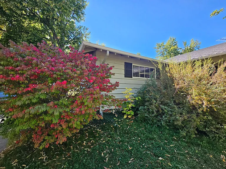 1875 S Linden Way — Photo 7