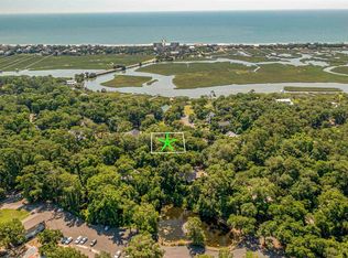 12 Friendship Pl, Pawleys Island, SC 29585