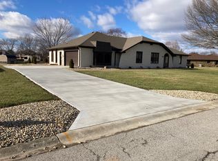 970 Fiesta Dr, Greenwood, IN 46143