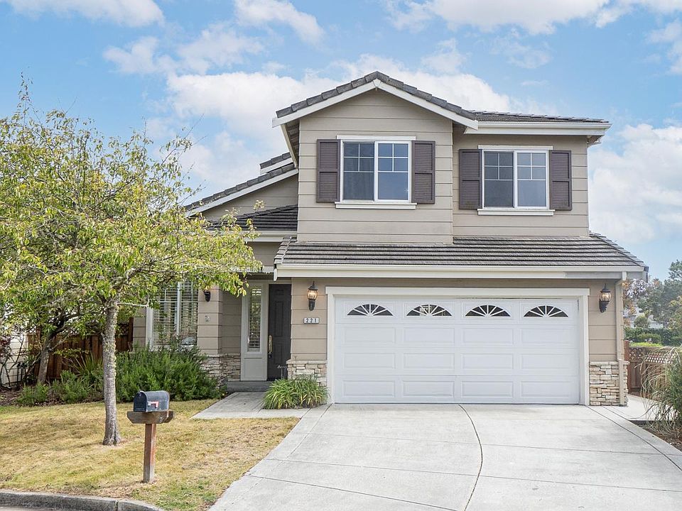 1st image of 221 Outlook Heights Ct