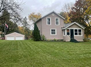 1014 N 5th St, Greenville, MI 48838