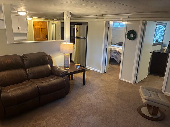 2nd image of 1149 W Monroe St #1