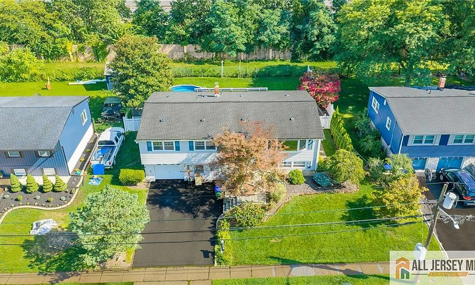 14 Harmon Rd