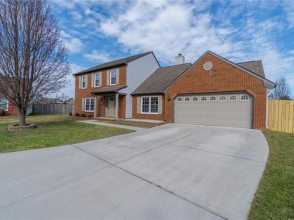 3rd image of 1837 Elkins Cir