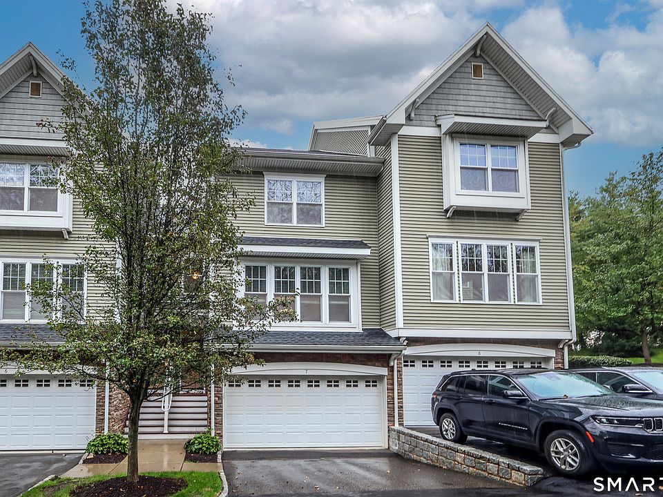 1st image of 7 Lawrence Avenue #7