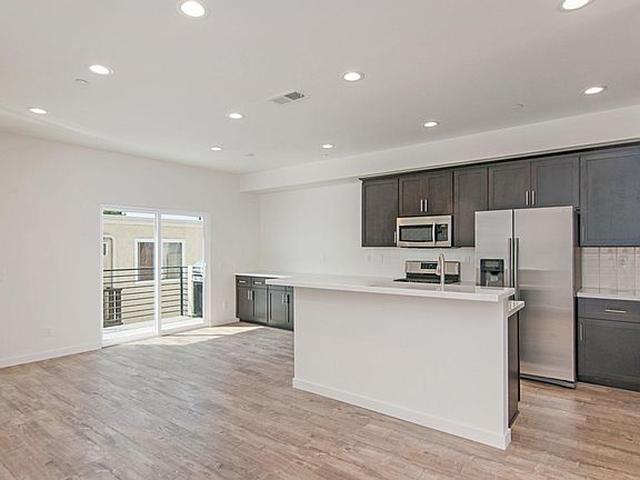 3rd image of 4058 Utah St