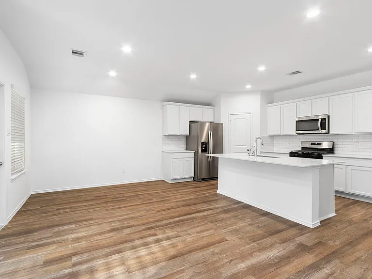 507 Cicero Ln — Photo 5