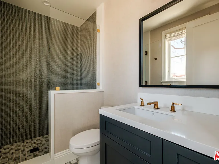 557 Chapala Dr — Photo 27