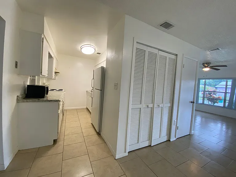 435 Earl Ave — Photo 9