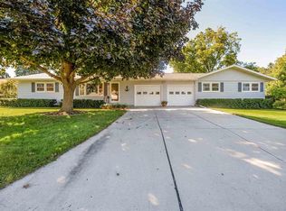 326 Lincoln Ct, Sun Prairie, WI 53590
