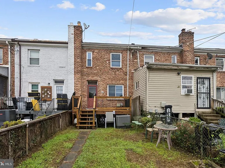 128 33rd St NE — Photo 36